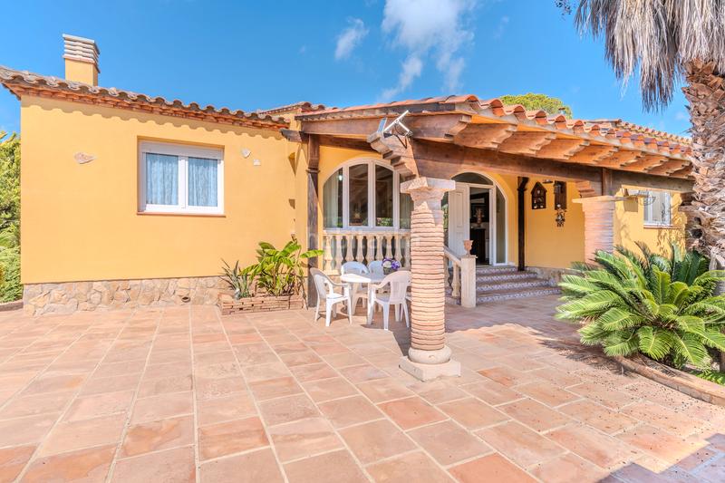 Foto 2cd6481d-875a-4ede-9337-02fff1cbd2b1. Chalet  con espectacular parcela en Les Tres Cales Ametlla de Mar (L´)