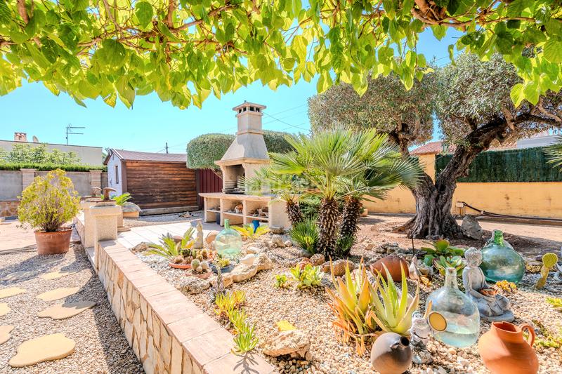 Foto 38fc1905-132f-46d5-92a5-2b2075f66f78. Chalet  con espectacular parcela en Les Tres Cales Ametlla de Mar (L´)