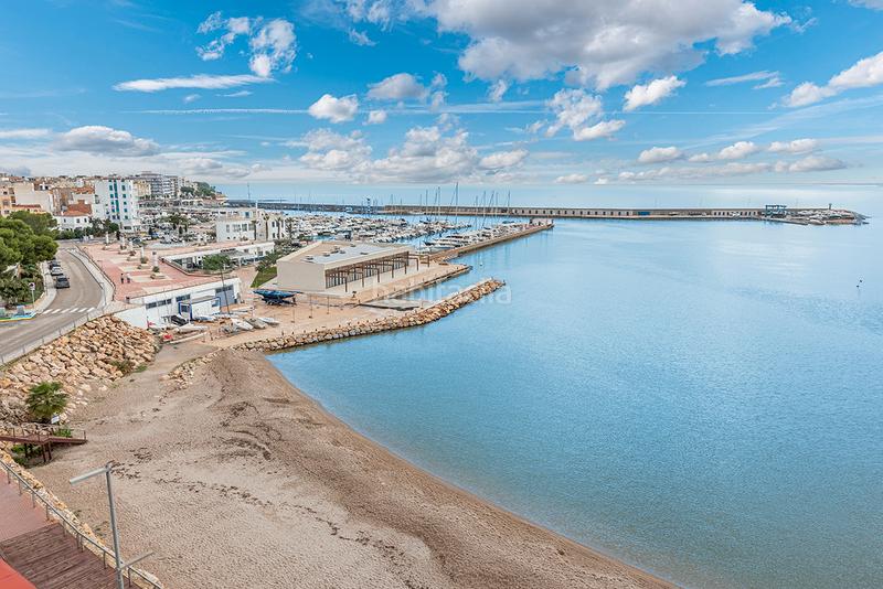 Foto 2e66421e-9e14-43d9-8761-16f8ad5c3820. Dúplex amb calefacció aparcament a Ampolla (L´)