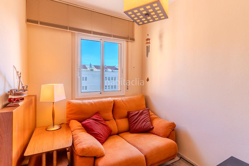 Foto 372f15e7-d66f-4395-907f-13001b36927d. Dúplex amb calefacció aparcament a Ampolla (L´)