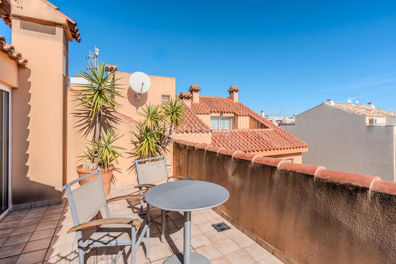 Foto 913d5acf-7051-4d91-9105-d234662f04ca. Dúplex amb calefacció aparcament a Ampolla (L´)