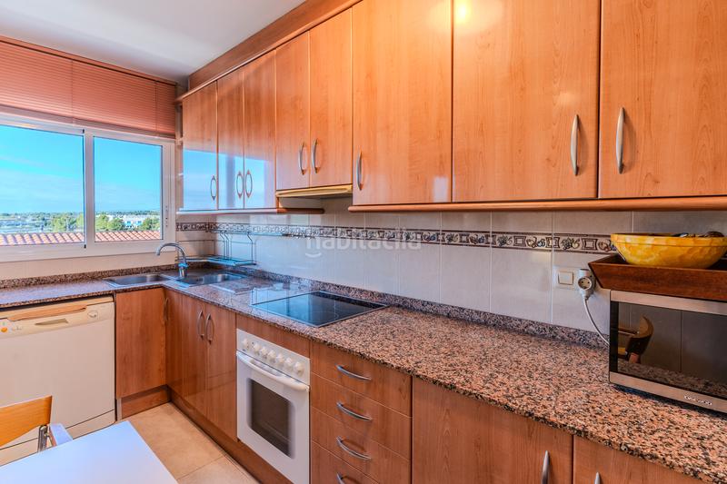 Foto c427c525-0599-4ac1-b237-0591fff99e62. Dúplex amb calefacció aparcament a Ampolla (L´)