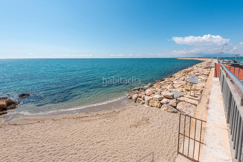 Foto dfbc4633-12aa-4e3c-89c5-7150ac1a07dc. Dúplex amb calefacció aparcament a Ampolla (L´)