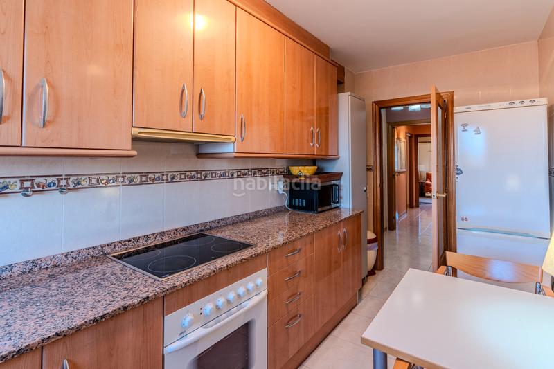 Foto fc81cabe-be36-41bb-8608-45baa035a68e. Dúplex amb calefacció aparcament a Ampolla (L´)