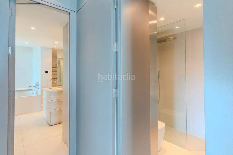 Foto 1c467f14-2c36-46be-b518-46dfc38f96d0. Zweistöckige wohnung mit kamin heizung parking pool in Barcelona