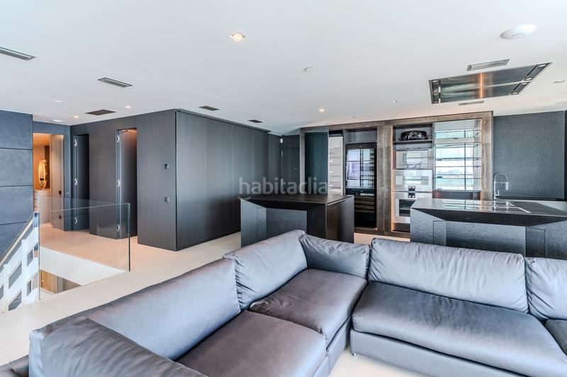 Foto 31f650c8-94e1-4d9a-a361-9499fb926018. Zweistöckige wohnung mit kamin heizung parking pool in Barcelona