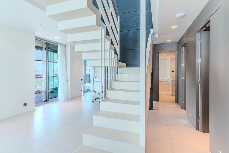 Foto 34315d39-3526-496f-9e20-2fabc31a26a8. Zweistöckige wohnung mit kamin heizung parking pool in Barcelona