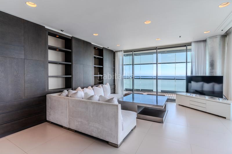 Foto 3831bbae-c3c9-4be0-bee9-f331f5ecdf2a. Zweistöckige wohnung mit kamin heizung parking pool in Barcelona