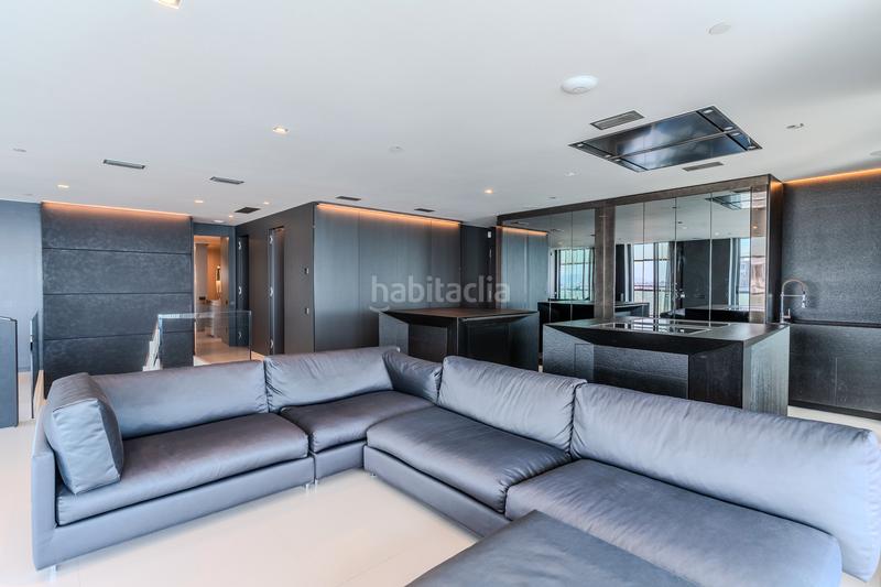 Foto 387d0ffe-276a-4a86-a077-b20f2f5165fa. Zweistöckige wohnung mit kamin heizung parking pool in Barcelona