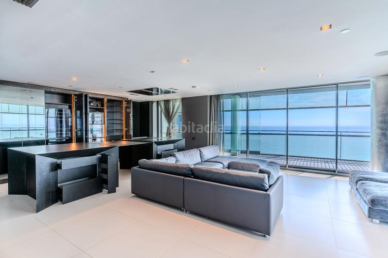 Foto 3acb84ef-58af-435b-9c75-9bd2cb2f3ed6. Zweistöckige wohnung mit kamin heizung parking pool in Barcelona