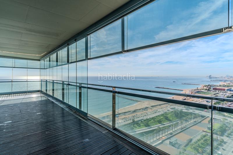 Foto 3dacb2c7-d6f9-40cc-b1ef-f6f1b34f23d9. Zweistöckige wohnung mit kamin heizung parking pool in Barcelona