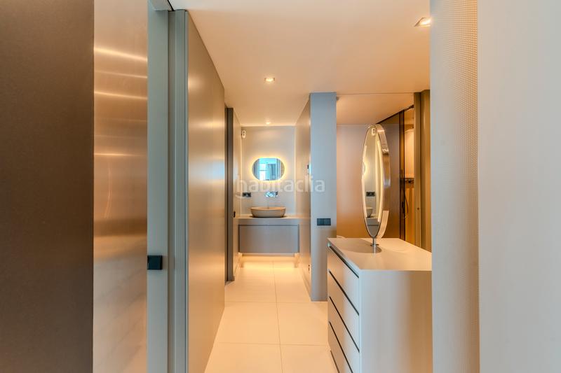 Foto 4f74859b-a3f4-4f0e-83c2-4458bbf3431c. Zweistöckige wohnung mit kamin heizung parking pool in Barcelona