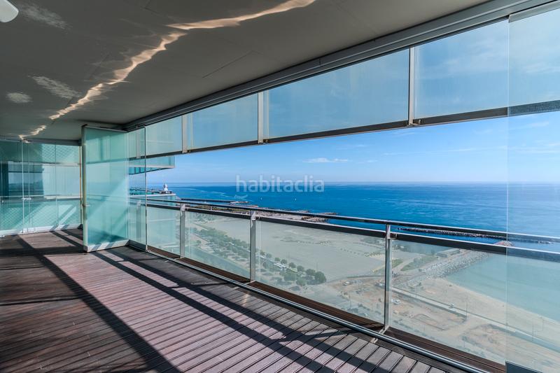 Foto 60558a78-87e3-431b-930c-a7fb110d6355. Zweistöckige wohnung mit kamin heizung parking pool in Barcelona