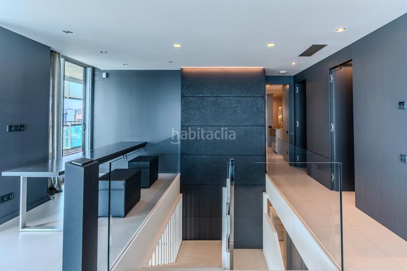 Foto 62073045-c8b5-4ca0-bde7-a467e3e3441b. Zweistöckige wohnung mit kamin heizung parking pool in Barcelona