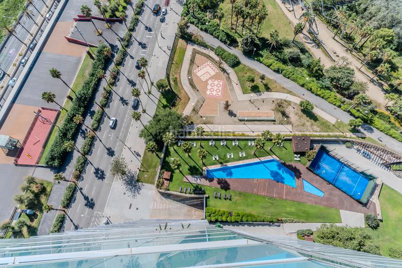 Foto 72628519-126a-46f1-8b1f-ebc1dfcea4f3. Zweistöckige wohnung mit kamin heizung parking pool in Barcelona