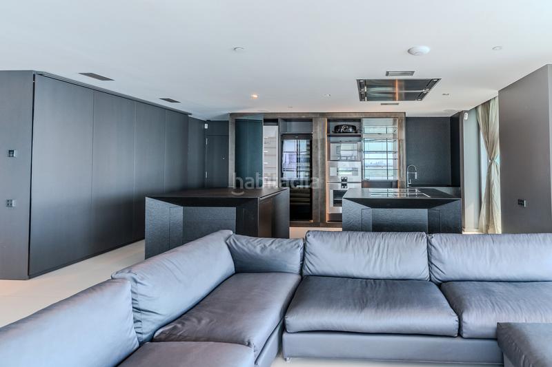 Foto 86ae6679-22e5-4034-b004-9557af8b49ae. Zweistöckige wohnung mit kamin heizung parking pool in Barcelona