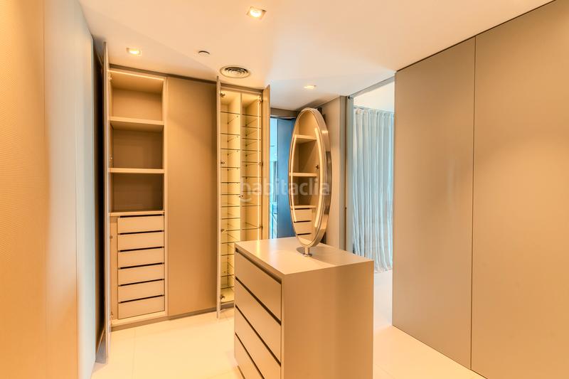 Foto 9175d37e-d1ac-405b-8cb3-a6a4d8bdca72. Zweistöckige wohnung mit kamin heizung parking pool in Barcelona