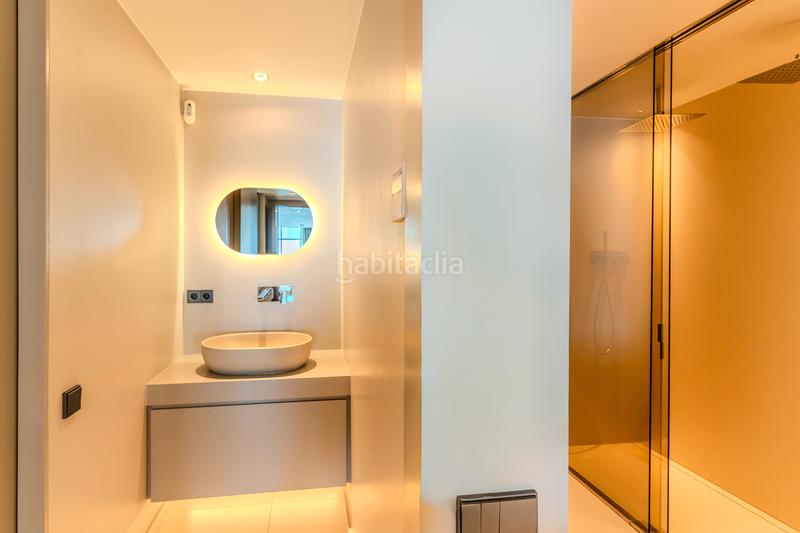 Foto 9781db52-6e8f-458d-9fef-4d0c2b90e4e9. Zweistöckige wohnung mit kamin heizung parking pool in Barcelona