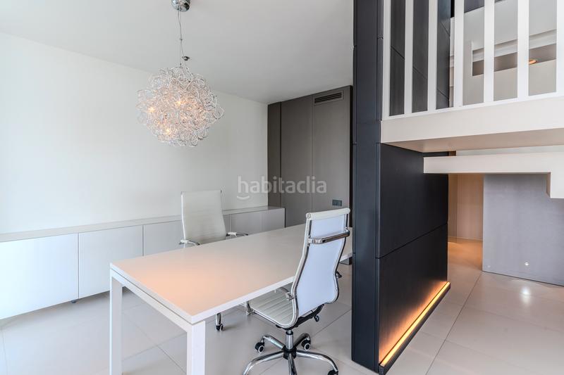 Foto 9840bc5f-ea6f-43a0-aa1b-201f348cef5d. Zweistöckige wohnung mit kamin heizung parking pool in Barcelona