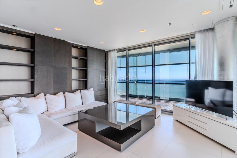 Foto b6fde315-3e6d-4471-aa00-d473ddf775e1. Zweistöckige wohnung mit kamin heizung parking pool in Barcelona