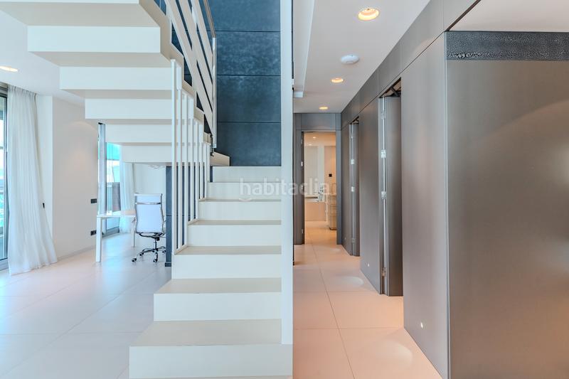 Foto b84640f5-e8f9-4cab-ae80-a868dc3b34f9. Zweistöckige wohnung mit kamin heizung parking pool in Barcelona