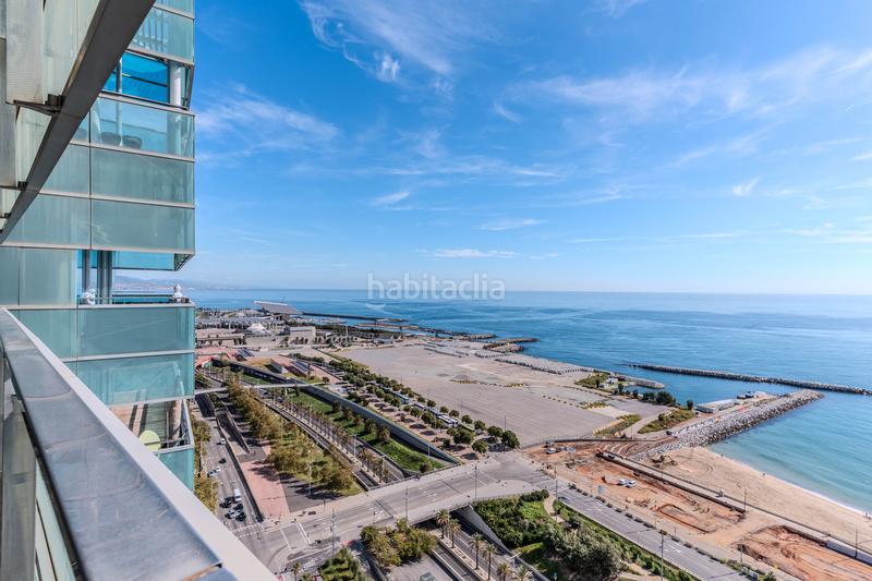 Foto b87320fe-e2d0-4408-b5ab-daf607fec004. Zweistöckige wohnung mit kamin heizung parking pool in Barcelona