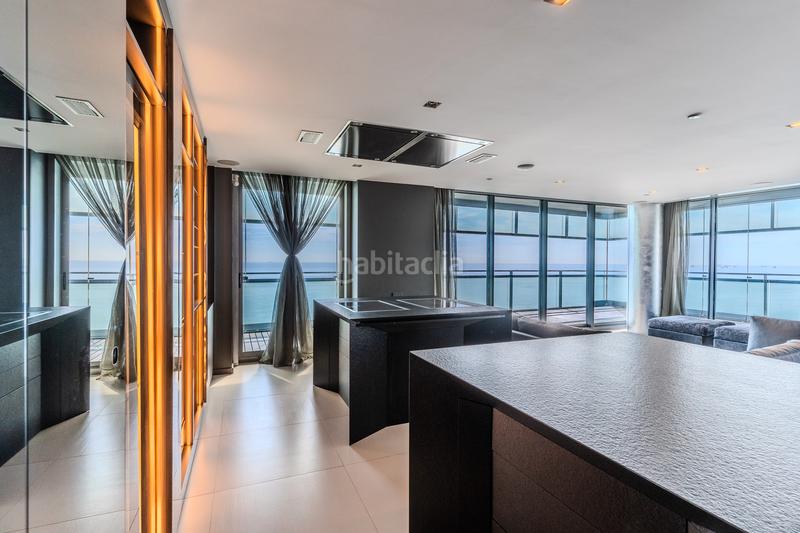 Foto bf9ec4a2-dedb-4463-a1f1-35acae6de227. Zweistöckige wohnung mit kamin heizung parking pool in Barcelona