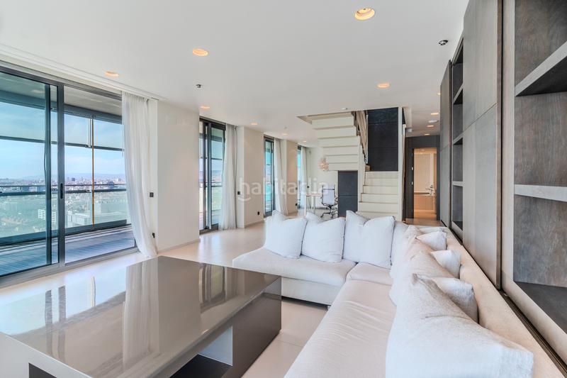 Foto c6cbb48c-1661-4abb-a7b0-f53c0aa853e8. Zweistöckige wohnung mit kamin heizung parking pool in Barcelona