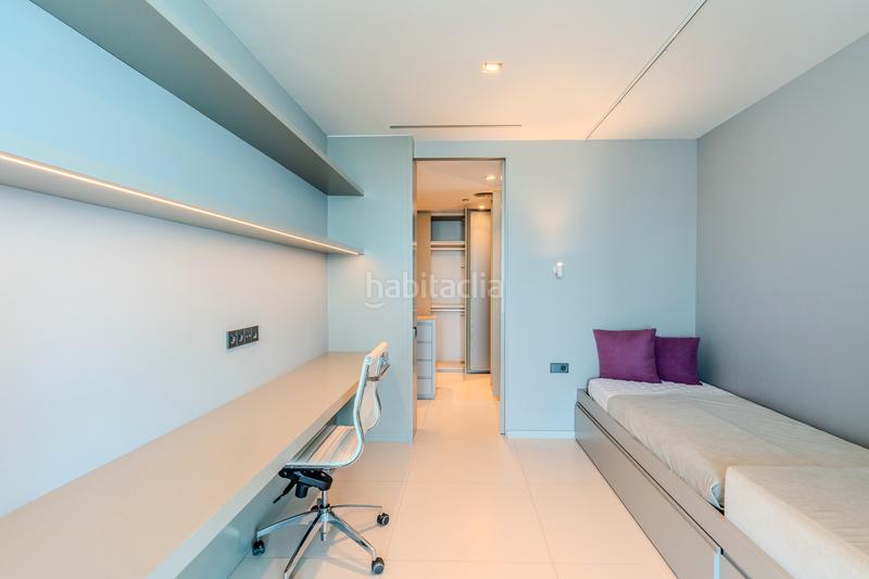 Foto cdca380f-3635-4f49-9567-8d181e5d95d9. Zweistöckige wohnung mit kamin heizung parking pool in Barcelona