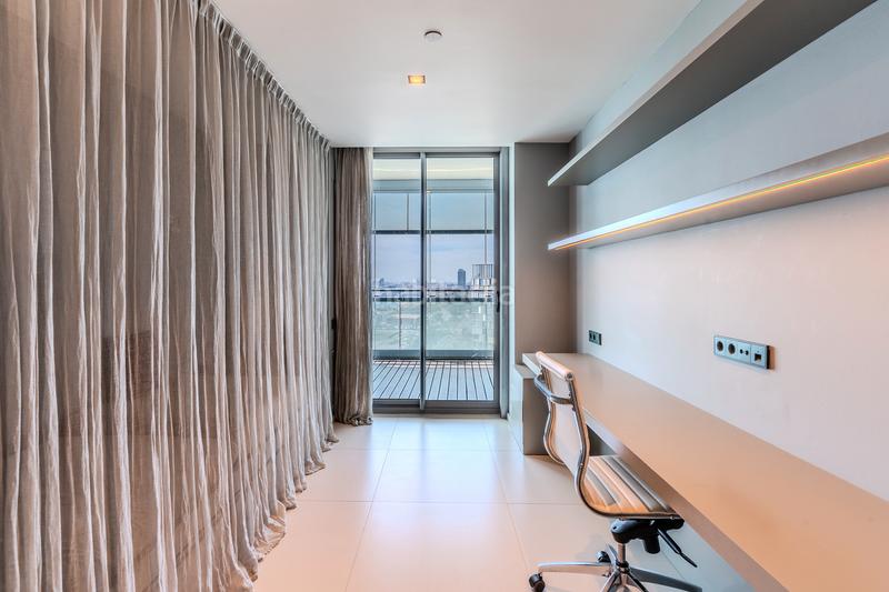 Foto d4daad02-c9cc-47a6-83f0-486b210b5235. Zweistöckige wohnung mit kamin heizung parking pool in Barcelona