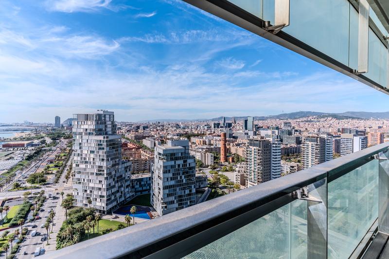Foto d5155e1a-0e2f-4dfc-8621-d3680047acfa. Zweistöckige wohnung mit kamin heizung parking pool in Barcelona