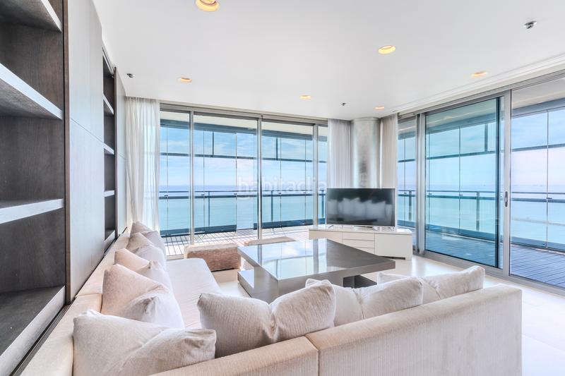 Foto ea73a53c-1a84-42f9-b571-d8efc04ee800. Zweistöckige wohnung mit kamin heizung parking pool in Barcelona