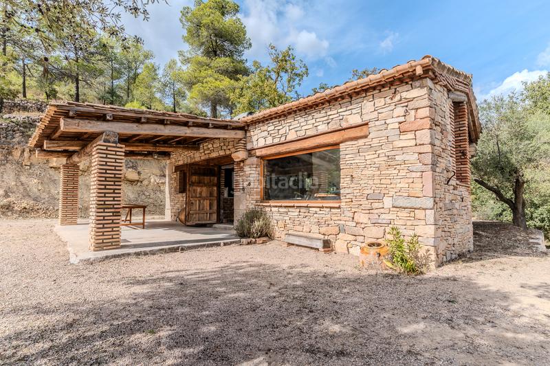 Foto cb7d2fac-eff4-451f-a059-9f90f84e866b. Bauernhof mit kamin heizung parking in Falset