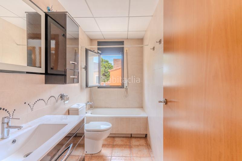 Foto 990371ba-996f-4e4d-b440-4dc94c0d9da9. Chalet avec chauffage parking piscine dans Centre Miami Platja