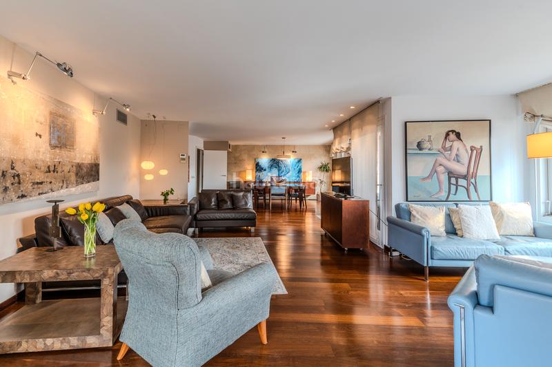 Foto 0a7012eb-5609-43ad-89d2-f8f01aae713b. Etagenwohnung mit heizung parking in Tres Torres Barcelona