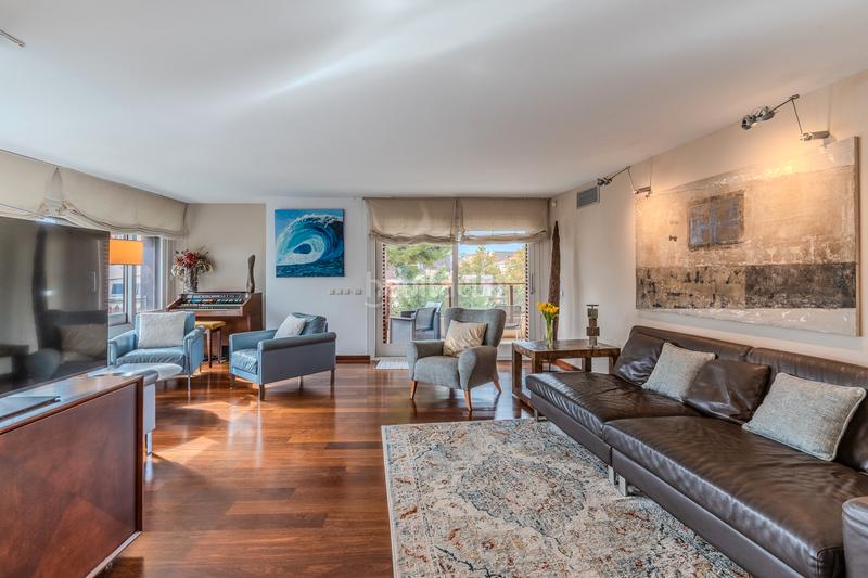 Foto 1c42e3d7-9f9c-47e3-bde9-f90718b26974. Etagenwohnung mit heizung parking in Tres Torres Barcelona