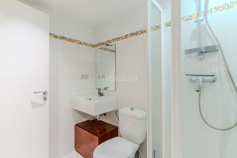 Foto ad0031cd-095b-43e9-844c-c064f8a9f9e7. Etagenwohnung mit heizung parking in Tres Torres Barcelona