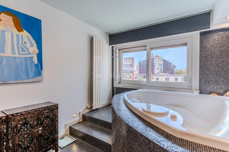 Foto b7bdbc00-8bb9-4ccc-bf08-27dc0872aa40. Etagenwohnung mit heizung parking in Tres Torres Barcelona