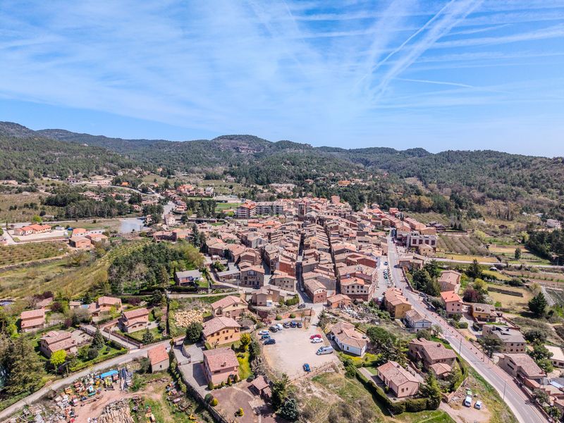 Foto a32e2ad7-fa03-4618-8934-42b6cea7c1f4. Xalet amb xemeneia calefacció aparcament a Prades