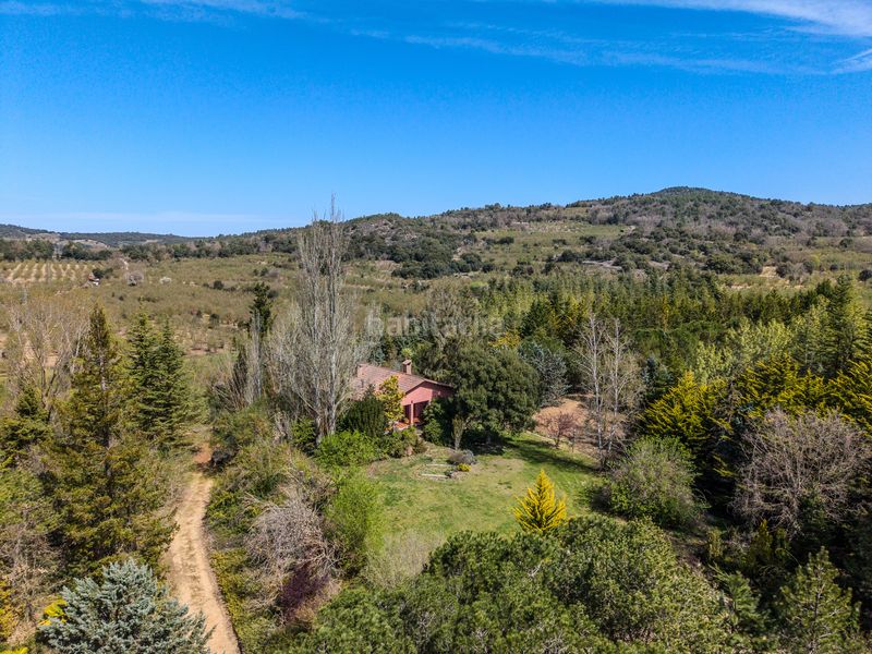 Foto ac3ce0fe-7b46-4b19-9b8e-6988da9d8b6c. Xalet amb xemeneia calefacció aparcament a Prades