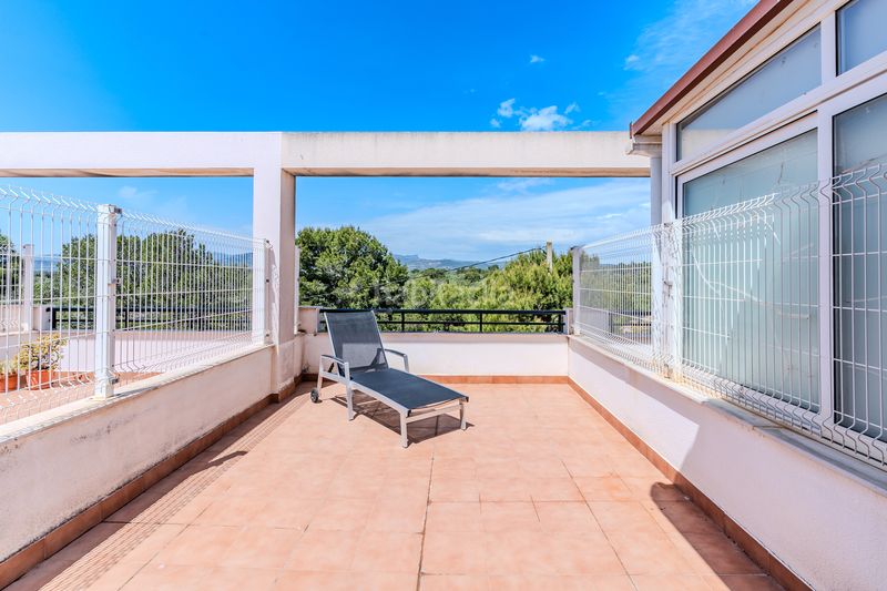 Foto 204e03f5-907c-49f7-82ef-4dd1befe0670. Duplex con riscaldamento parcheggio piscina in Ampolla (L´)