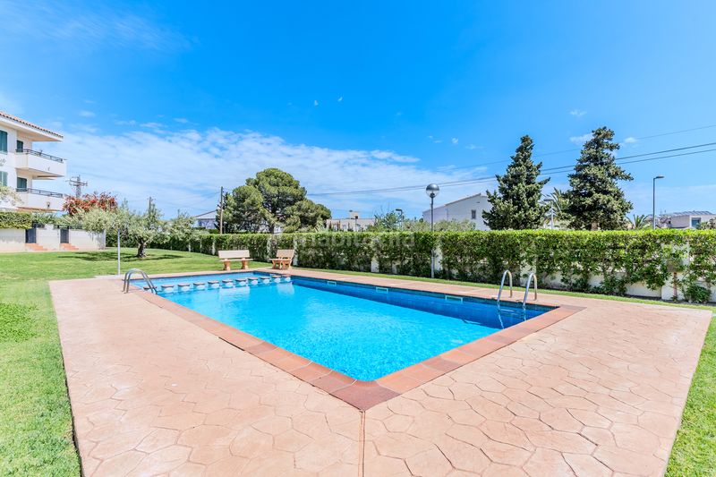 Foto 9578e658-2f63-48d1-9b70-9196620c30ed. Duplex con riscaldamento parcheggio piscina in Ampolla (L´)