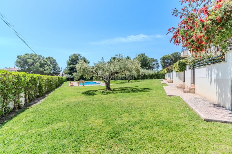 Foto af51911b-6285-4fc9-991c-15d1542cf224. Duplex con riscaldamento parcheggio piscina in Ampolla (L´)