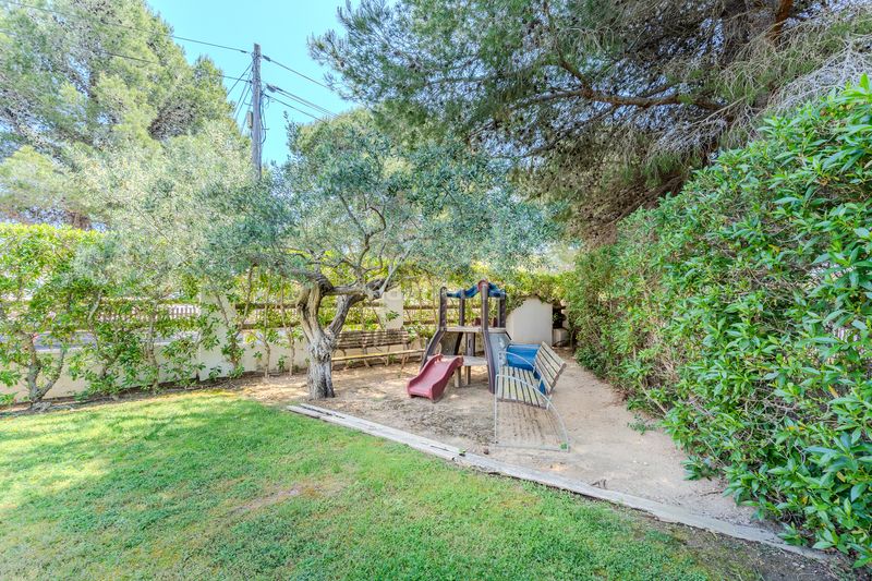 Foto ca85b03a-eb48-48b5-91a6-747f86c34402. Duplex con riscaldamento parcheggio piscina in Ampolla (L´)