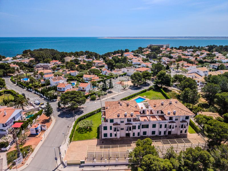 Foto fd42a714-33bd-4f1d-8128-c56a6009fdfe. Duplex con riscaldamento parcheggio piscina in Ampolla (L´)