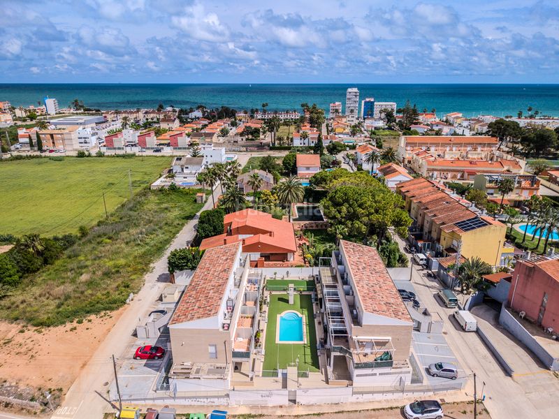 Foto f01bcee9-1f66-46a4-89f0-588aaf57b3af. Dúplex amb aparcament piscina a Papa Luna - Platja del Gurugú Benicarló