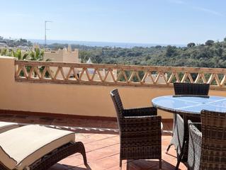 Apartament a Santa María. Descubre un apartamento con vista al mar en elviria, marbella es