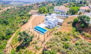 Xalet a Santa María. Bienvenido a la mairena un refugio de lujo en el corazón de las