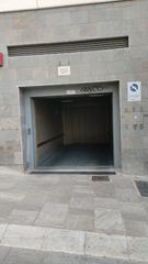 Parking coche en La Merced. En venta