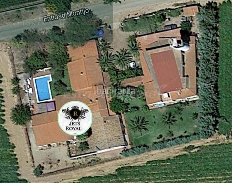 Foto ad841ec2-a23f-40ee-8579-dbdfbb83b371. Edifici a Montijo